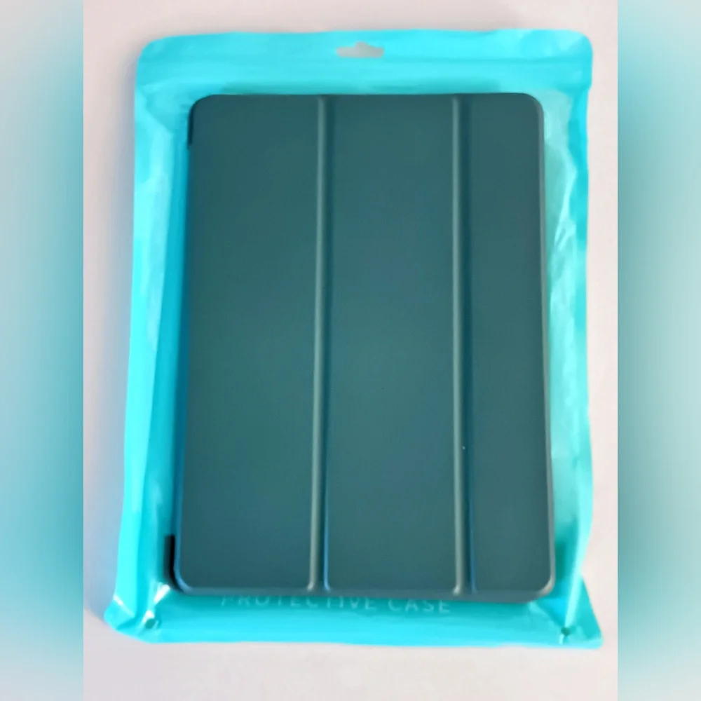 iPad Case 9.7-inch 5th Gen/6th Brand New Sealed Sleep/Wake Cover Dark Green